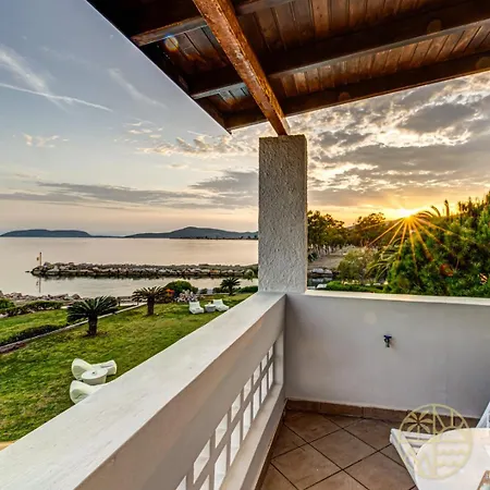 Beachfront Armonia In Porto Hydra By Goutos Villa Rozaiika
