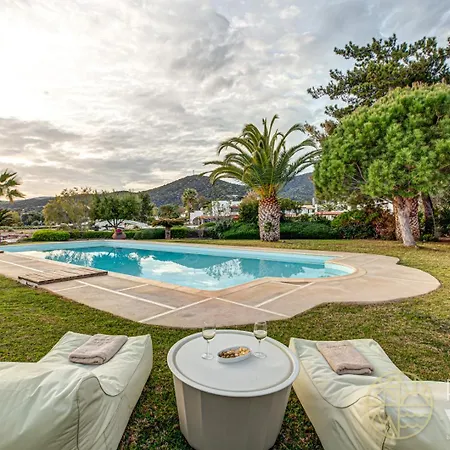 Beachfront Armonia In Porto Hydra By Goutos Vila