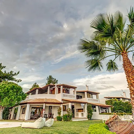 Beachfront Armonia In Porto Hydra By Goutos Vila