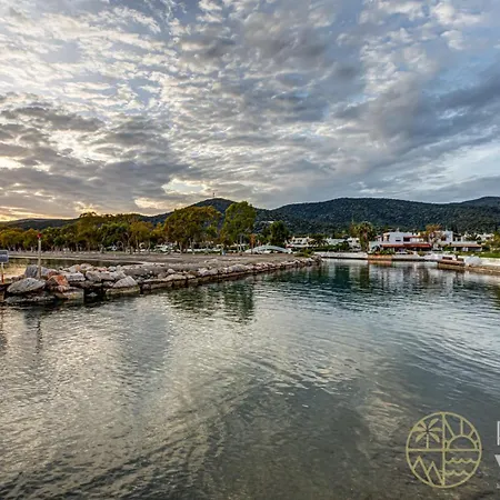 Beachfront Armonia In Porto Hydra By Goutos Вилла