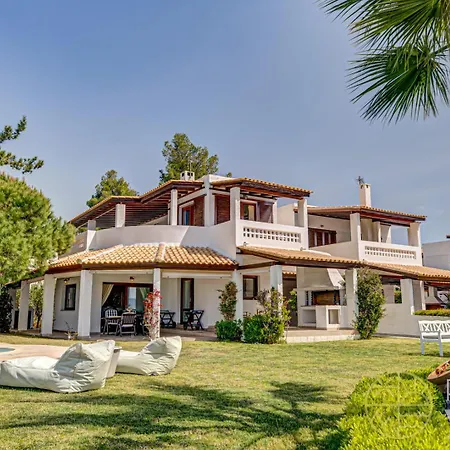 Beachfront Armonia In Porto Hydra By Goutos *