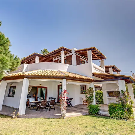 Beachfront Armonia In Porto Hydra By Goutos Villa Rozaiika