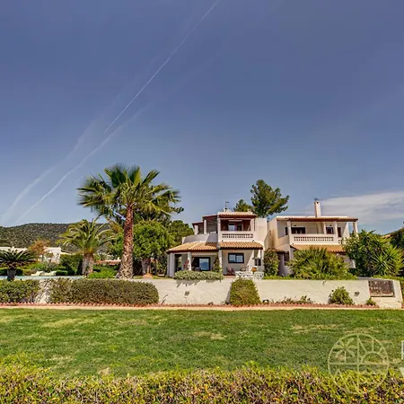 Beachfront Armonia In Porto Hydra By Goutos Vila *