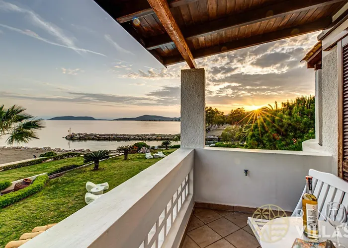 Beachfront Armonia In Porto Hydra By Goutos Вилла Эрмиони