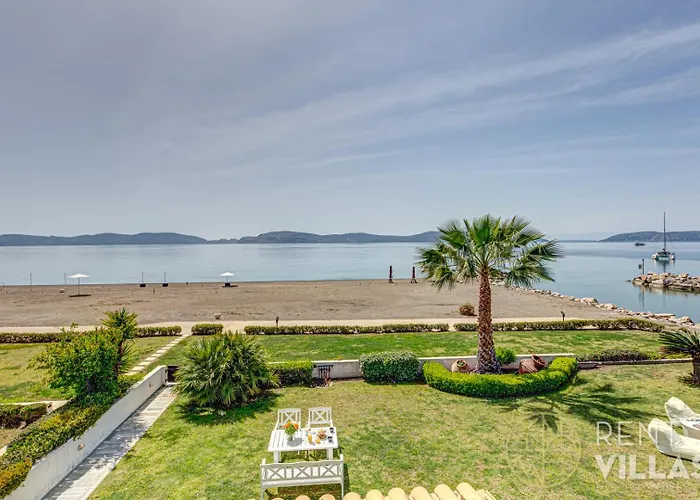 Beachfront Armonia In Porto Hydra By Goutos Вилла *